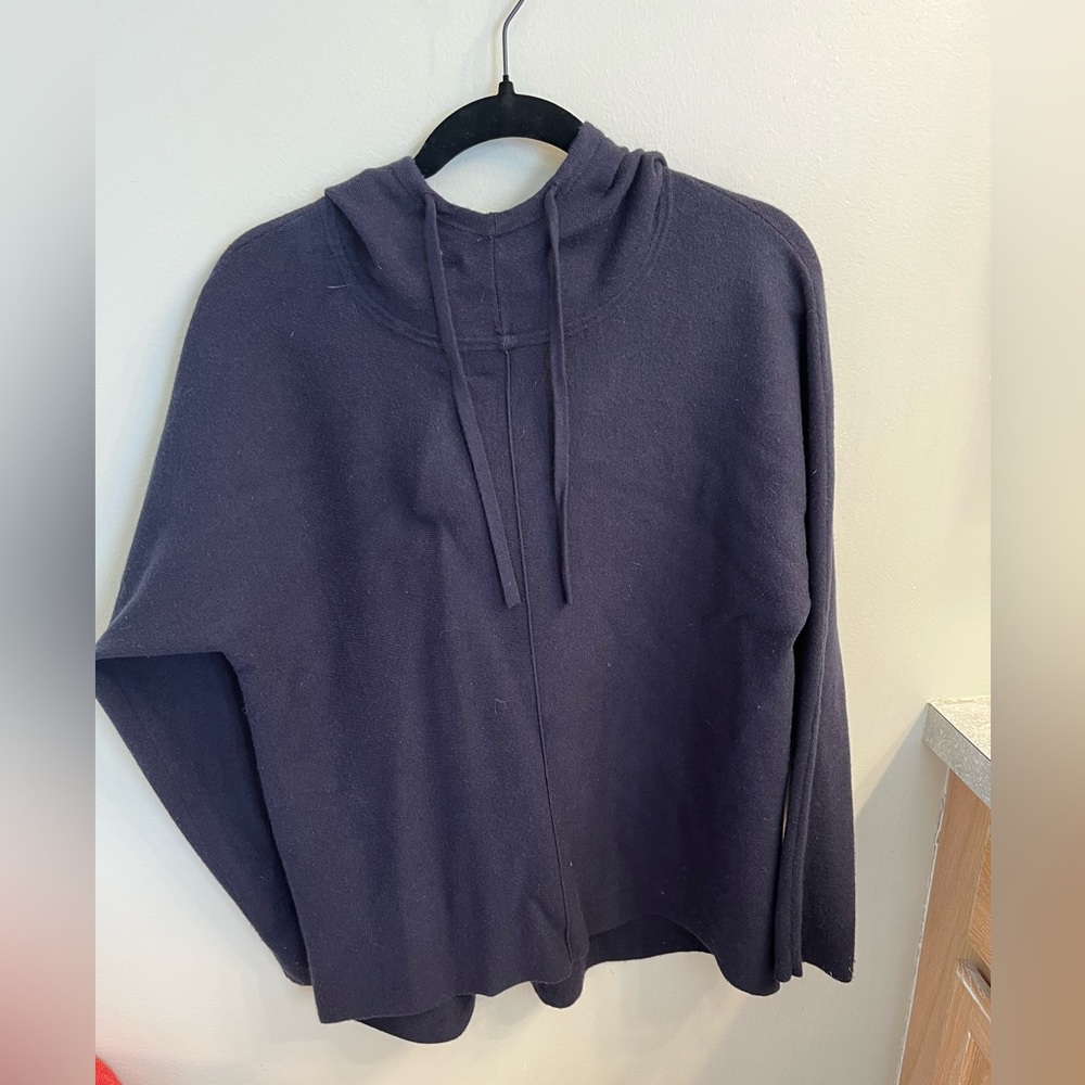 Quince hooded sweater, size L, navy blue